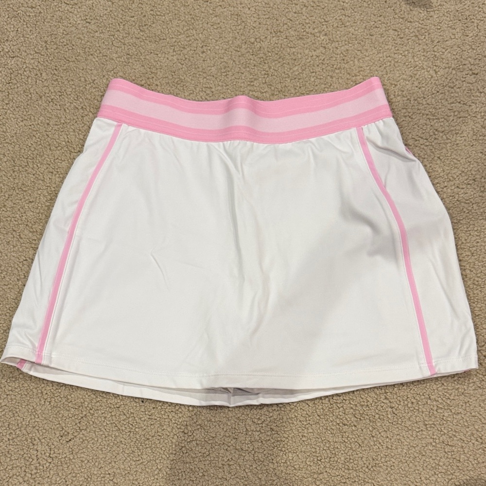 HALARA White Athletic Skort with Pink Trim